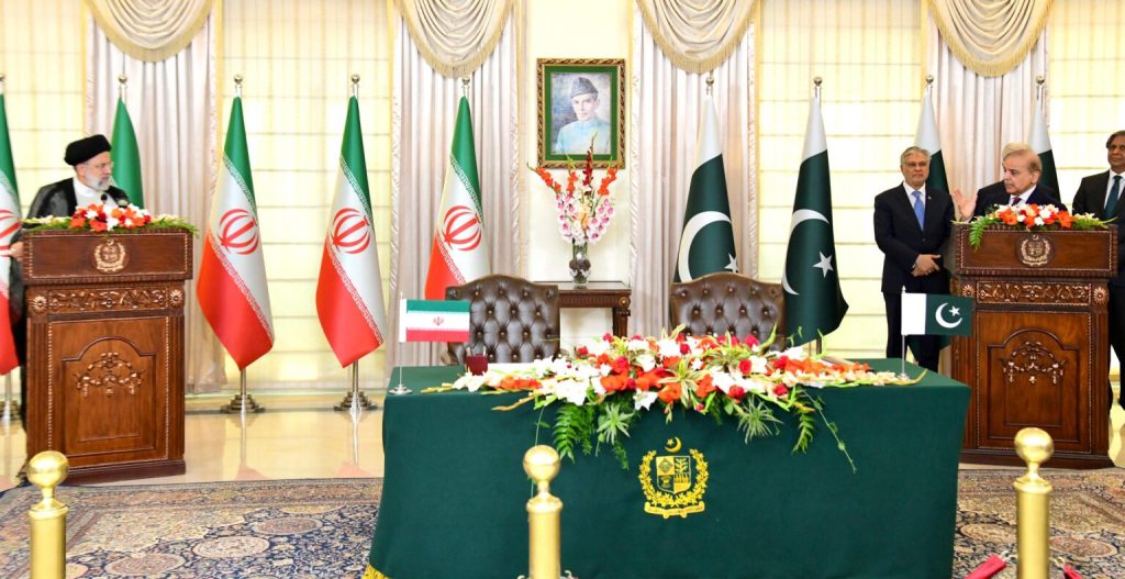 Pakistan dan Iran bersetuju untuk meningkatkan hubungan perdagangan dan ekonomi untuk pembangunan dan kemakmuran rakyat kedua-dua negara