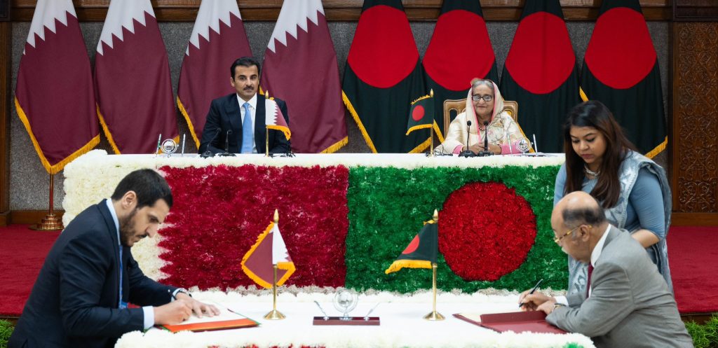 أمير دولة قطر ورئيسة وزراء بنغلاديش يشهدان التوقيع على اتفاقيات ومذكرات تفاهم