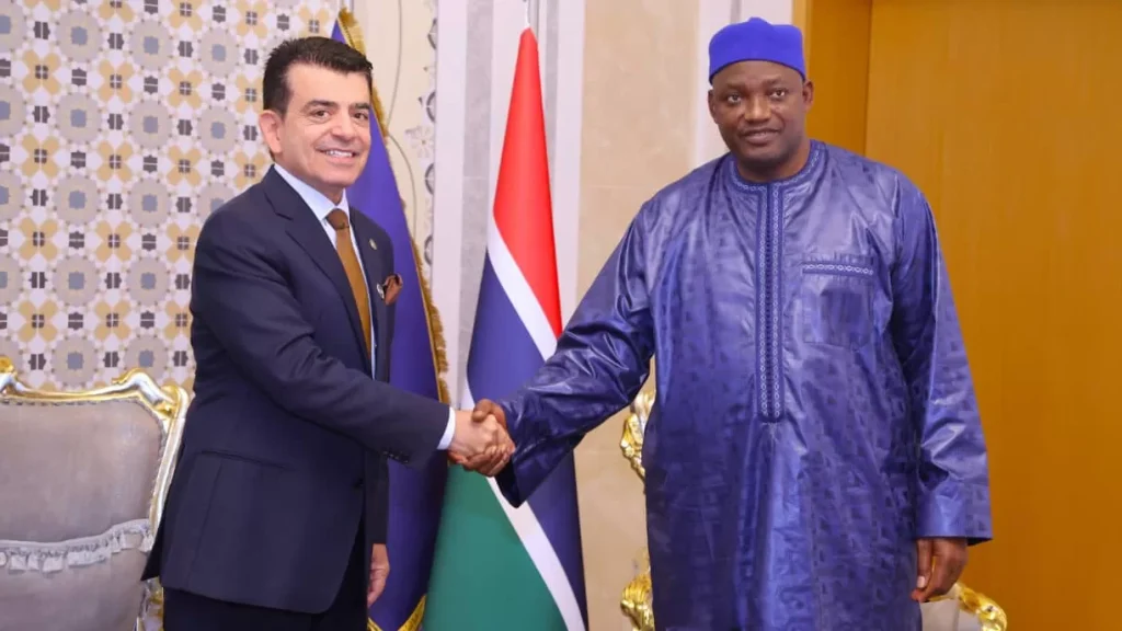 Ang Pangulo ng Republika ng Gambia ay tumatanggap ng Direktor-Heneral ng ISESCO sa Banjul