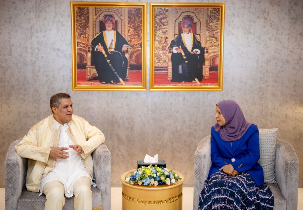 Kesultanan Oman dan Libya sedang membincangkan perkara biasa dalam pendidikan