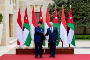 ملك الأردن والرئيس الإندونيسي يبحثان العلاقات الثنائية والتطورات بالإقليم