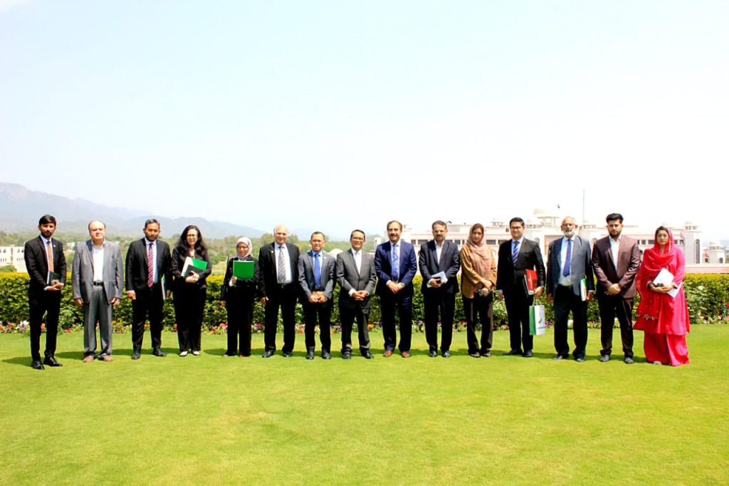   نائب وزير التعاون المتعدد الأطراف بالخارجية الإندونيسية يزور “كومستيك” لتعزيز التعاون الثنائي في عدة مجالات استراتيجية