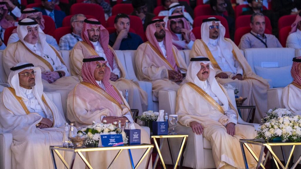برعاية وحضور أمير الشرقية.. اختتام أولمبياد الفيزياء الآسيوي في الظهرانبمشاركة 30 دولة