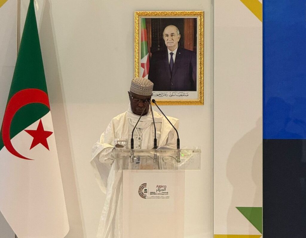 الأمين العام لمنظمة التعاون الإسلامي يؤكد أهمية دور مجموعة البنك الإسلامي للتنمية في مساعدة الدول الأعضاء على تنويع اقتصاداتها