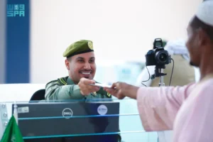 جوازات ميناء جدة الإسلامي تستقبل أولى رحلات ضيوف الرحمن القادمين من السودان لأداء فريضة الحج