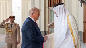 أمير قطر والرئيس الأمريكي يشهدان التوقيع على اتفاقية ومذكرات تفاهم