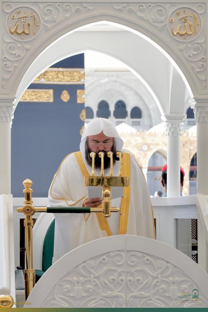 الشيخ عبدالرحمن السديس في خطبة الجمعة بالمسجد الحرام: الإسلامُ ينبذ العنف ويحقق الوئام.. وأمتنا لها تاريخٌ وحضارةٌ والتدبّر في حوادث الأيام وتعاقبِها مَطْلَبٌ شرعيٌّ وأمرٌ إلهيّ