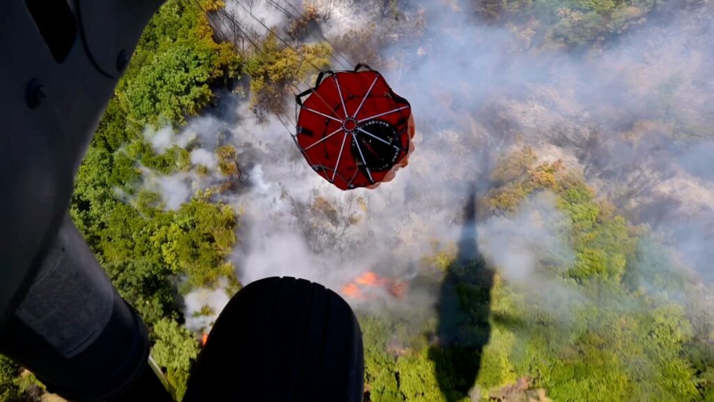 فريق الإنقاذ الإماراتي يواصل جهوده لإخماد حرائق الغابات في ألبانيا