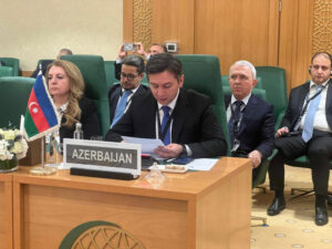 أذربيجان تؤيد “حل الدولتين” خلال اجتماع وزراء خارجية “التعاون الإسلامي” بجدة 