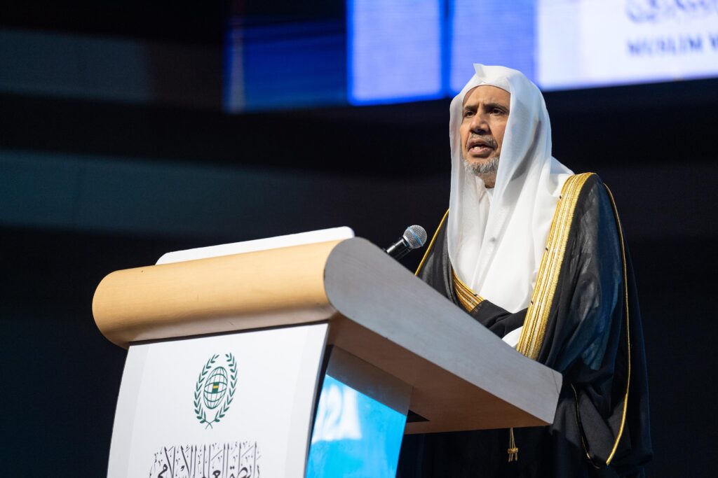 الأمين العام لرابطة العالم الإسلامي يختتم الملتقى العالمي للتصديق على الإجازات القرآنية وتكريم قُرّاء دُول “آسيان”