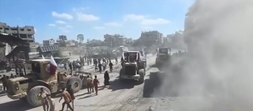 Tare da goyon bayan Qatar, karamar hukumar Gaza ta fara kwashe baraguzan gine-gine tare da bude titunan birnin bayan da Isra'ila ta daina kai hare-hare.