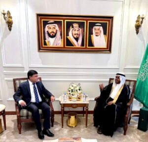 المندوب السعودي الدائم لدى التعاون الإسلامي يستقبل نظيره “البنجلاديشي”