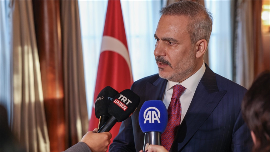 وزير الخارجية التركي: وقف الإبادة وإيصال المساعدات إلى غزة أولوية قصوى لتركيا