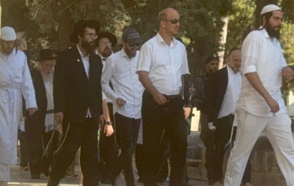 168 مستعمرا يقتحمون المسجد الأقصى