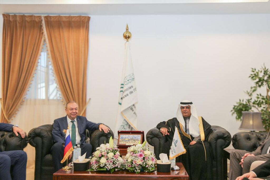 الطاولة المستديرة بين “يونا” ومجموعة الرؤية الاستراتيجية تناقش وضع الإطار المؤسسي للتعاون الإعلامي بين روسيا والعالم الإسلامي