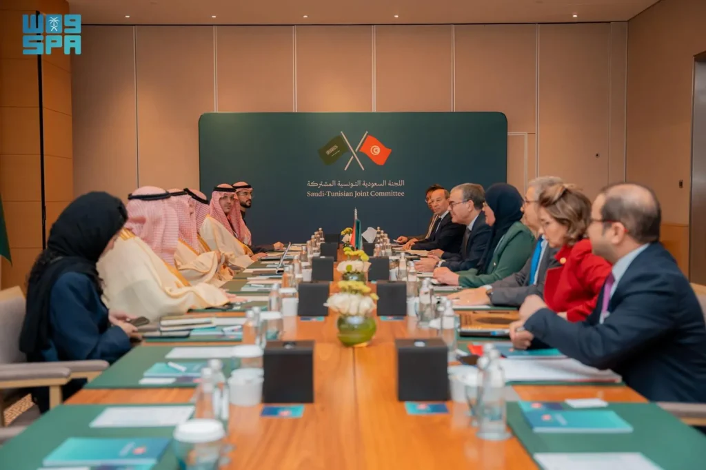 وزير الصناعة والثروة المعدنية السعودي يبحث تعزيز التكامل الاقتصادي والصناعي مع الجمهورية التونسية