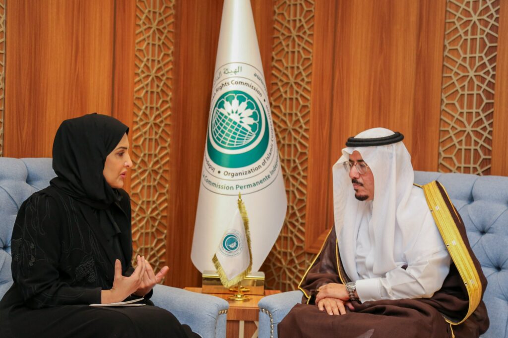 المدير التنفيذي للهيئة الدائمة المستقلة لحقوق الإنسان يلتقي عضو الهيئة رئيسة اللجنة الوطنية لحقوق الإنسان بقطر