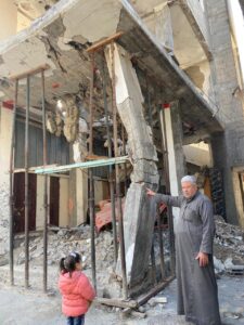 البيوت الآيلة للانهيار في غزة.. قبور مفتوحة