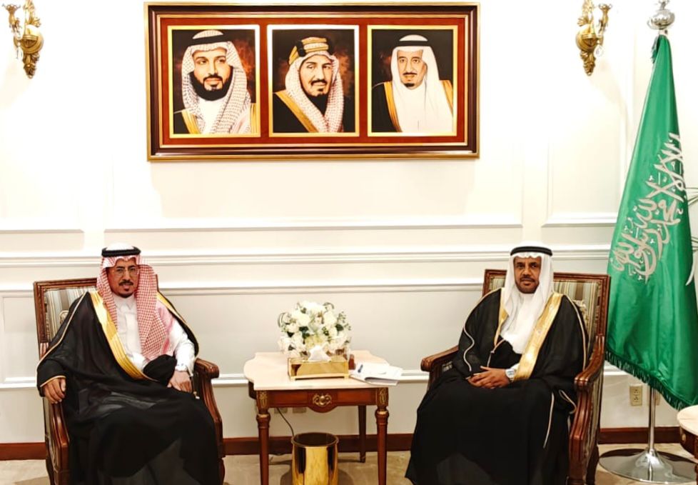 المندوب السعودي لدى التعاون الإسلامي يستقبل المدير التنفيذي للهيئة الدائمة المستقلة لحقوق الإنسان