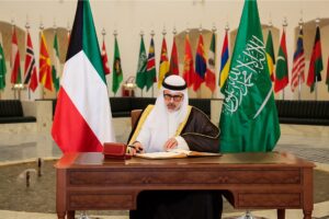 وزير الخارجية الكويتي يلتقي نظيره السعودي في الرياض ويبحثان العدوان الإيراني الآثم على المنطقة